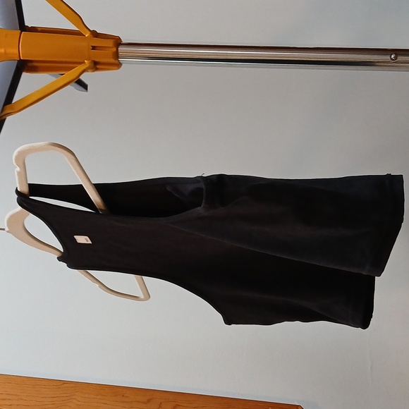 Vuori Elevation Plyo Tank Top - Picture 8 of 16